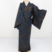 Load image into Gallery viewer, Tsumugi Kimono Oshima Tsumugi Weather Woven Popular Wide Collar Black Black Black Black Pure Silk Casual Casual Kimono Tailor