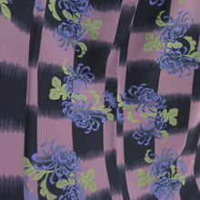 画像をギャラリービューアに読み込む, 小紋 洗える着物 市松に菊文様 紫色 袷 広衿 カラー胴裏 ポリエステル100％ カジュアル 身丈166cm 美品