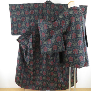 ウール着物 アンサンブル 羽織セット 袷 黒色 花柄 織り文様 バチ衿 カジュアルきもの 仕立て上がり 身丈153cm