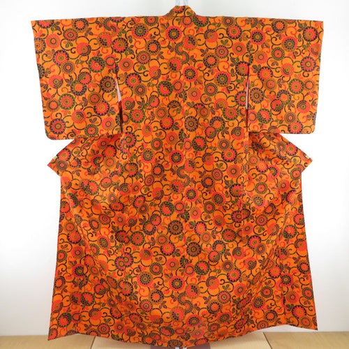 ウール着物 単衣 橙色 菊唐草柄 染め文様 バチ衿 カジュアルきもの 仕立て上がり 身丈162cm 美品