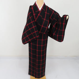 ウール着物 単衣 黒色 格子柄 織り文様 バチ衿 カジュアルきもの 仕立て上がり 身丈150cm