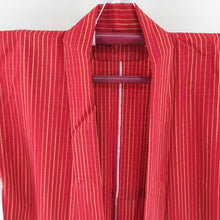 画像をギャラリービューアに読み込む, ウール着物 単衣 赤色 縞柄 織り文様 バチ衿 カジュアルきもの 仕立て上がり 身丈160cm 美品