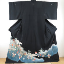 Load image into Gallery viewer, Black Tomesode Heian period Landscape Women Sluts Silk Pure Silk Hae Wing One -komon Lined Lined Wide collar dressing Kimono Formal tailoring 170cm
