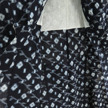 画像をギャラリービューアに読み込む, 木綿着物 子供きもの アンティーク 絣 椿 単衣 藍色 かすり 仕立て上がり レトロ 大正ロマン 身丈127cm