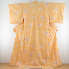 Load image into Gallery viewer, Komon Washable kimono R.Kikuchi whistle with flower pattern yellow x white lined wide collar polyester 100 % casual