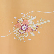 Load image into Gallery viewer, Komon Washable kimono R.Kikuchi whistle with flower pattern yellow x white lined wide collar polyester 100 % casual