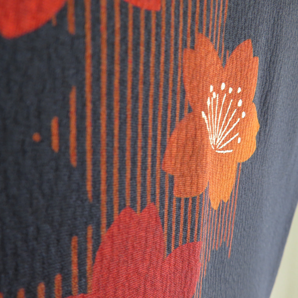 振袖 黒色x朱 桜模様 袷 広衿 箔入り 正絹 成人式 卒業式 フォーマル