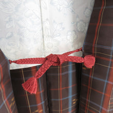 Load image into Gallery viewer, Tsumugi Kimono Ensemble Haori Lattice Pattern Lined Bee Bee Collar Brown Pure Silk Casual Casual Kimono Tailor 153cm