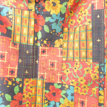 Load image into Gallery viewer, Wool kimono single clothes black x brick multi -colored pattern square cracked flower × Kasuri pattern Bee collar casual kimono Kimono tailor