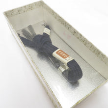 Load image into Gallery viewer, 和小物 羽織紐 男性用 絹100％ 紺色 平組 手組紐 正絹 メンズ用 和装小物 未使用品