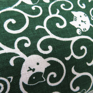 猫と唐草模様 キャラメルポーチ 四季彩堂 緑色 綿 内側チェック柄 小物入れ ねこ雑貨 和小物