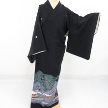 Load image into Gallery viewer, Kuromyode Original Kaga Yuzen Denu Sugiura Nobu Matsu Matsu Matsu Matsu Matsu Matsui Introduction Pure Silk History Lined Wide collar dressing Kimono Formally tailored 153cm