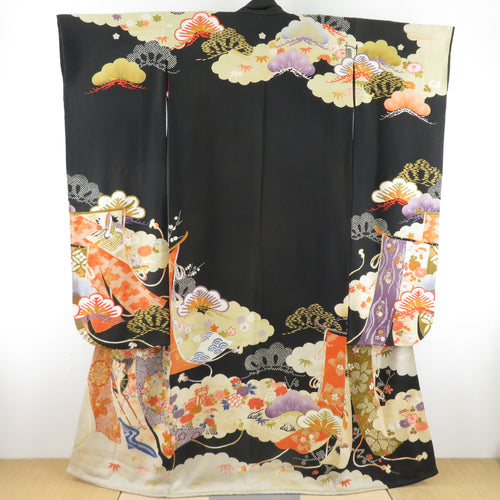 Kimono Antique Who is the Black Clouds in the Black Clouds Who is the Sodes Kiyoshibun embroidery 5 crests Lined -collar silk body back red silk Retro Meiji Taisho Romance