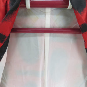 着物 アンティーク 銘仙 幾何学 袷 バチ衿 正絹 赤・黒色 仕立て上がり着物 レトロ 大正ロマン 身丈155cm