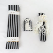 Load image into Gallery viewer, Children&#39;s kimono boys small items 7 -piece set pure silk stripes gray, black hakama string 60cm under 60cm Shichigoga 19cm Shichigo 3 3 years old Kids boy Boys Boys unused