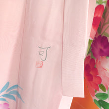 Load image into Gallery viewer, Children&#39;s kimono girl for girls with three peony and cosmos writer writer writer with a pink color pure silk hand -painted crest lined formal kids girl seven five three celebration 110cm