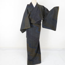 Load image into Gallery viewer, Tsumugi Kimono Kimono Sashimi Embroidery Swatou embroidery Swatou embroidery Cracked Black Lined Lined Collar Pure Silk Color Back Back