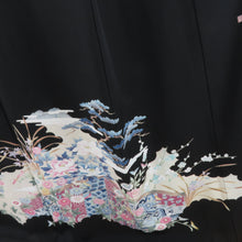 Load image into Gallery viewer, Kaga Yuzen Kurumurubomeji Temple Nishihiro Kazuhiro Kaga Pure Pure Silk Lined Collar History Introduction Incorporation Kaga Yuzen Dyeing Formal Tailor 159cm
