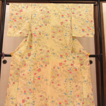 Load image into Gallery viewer, Others Kimono Kimono Person height (from the shoulder) 155.5cm (4 shaku 9 minutes) Light yellow three -colored flower land pattern height 150cm Gorgeous practice practice