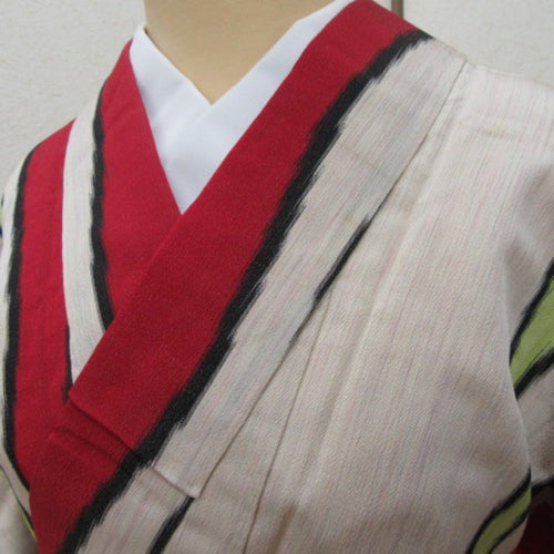 Komon Body Height (from the shoulder) 146.5cm (3 shaku 8 inch 6 minutes) Antique kimono generation Tachiwaku -style Bachi collar about 140cm Height #1001 Used